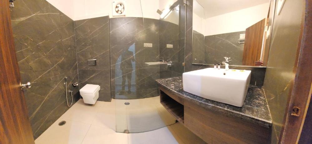 Room image 4